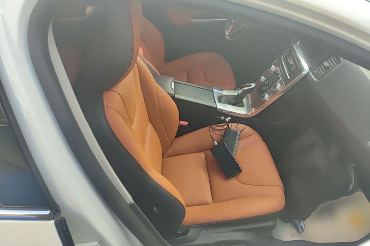 沃尔沃S60 2019款 S60L 改款 T5 智进进阶版局部细节41