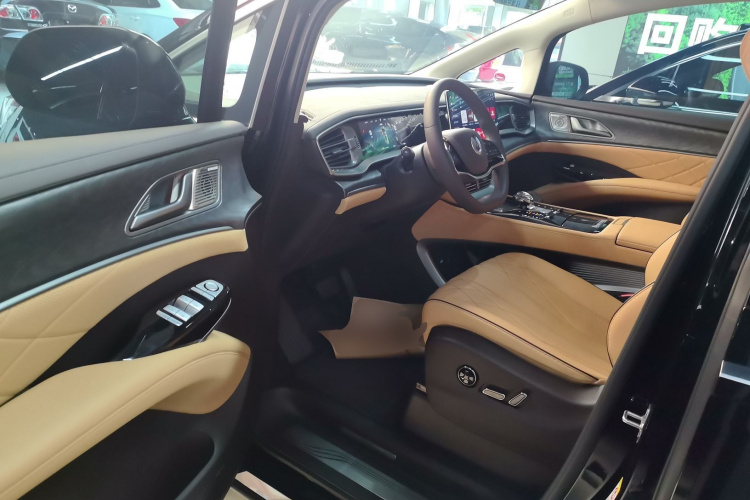 腾势D9 2024款 EV 620 尊享型中控内饰7003