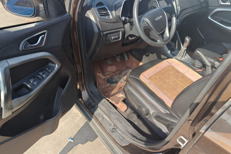奇瑞 瑞虎5 2014款 2.0L 手动家享版中控内饰20