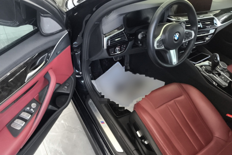 宝马5系 2019款 改款 530Li 领先型 M运动套装中控内饰7003