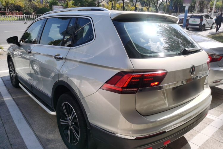 大众 途观L 2017款 330TSI 自动两驱旗舰版车身外观4