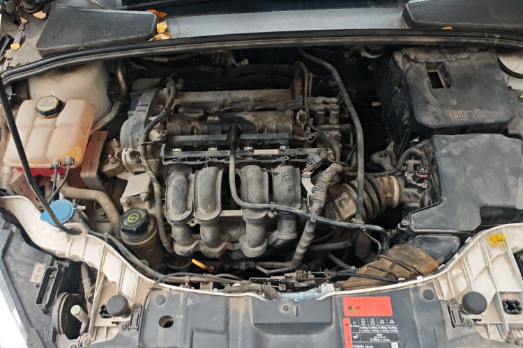 福特 福克斯 2017款 三厢 1.6L 手动风尚型智行版局部细节24