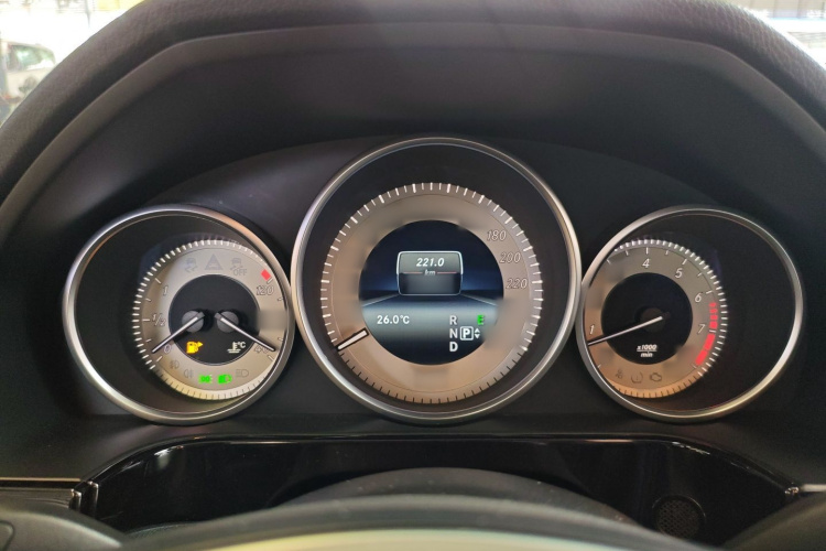 奔驰E级 2014款 改款 E 300 L 运动型局部细节14