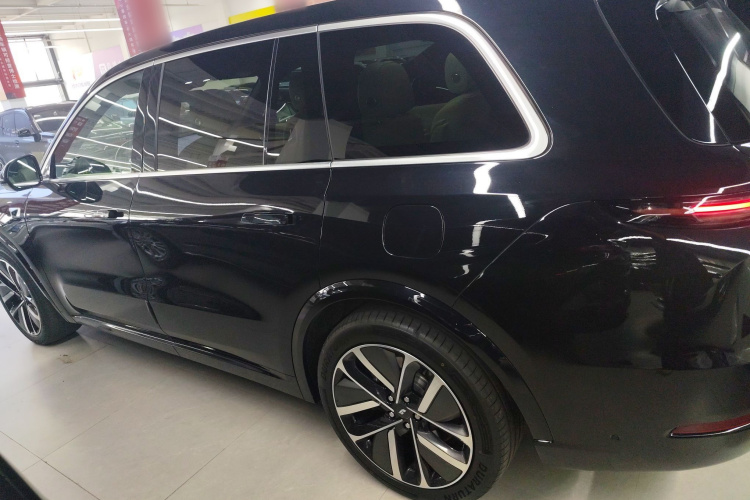 理想汽车 理想L9 2022款 Max车身外观4