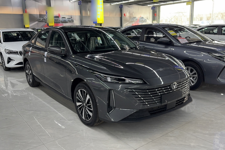 长安 逸动 2025款 蓝鲸 1.5T 500Bar尊贵型车身外观6002