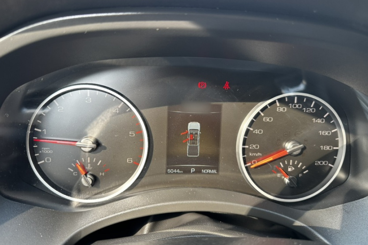 长城 炮 2023款 2.0T商用版自动柴油两驱精英型长箱GW4D20M局部细节14