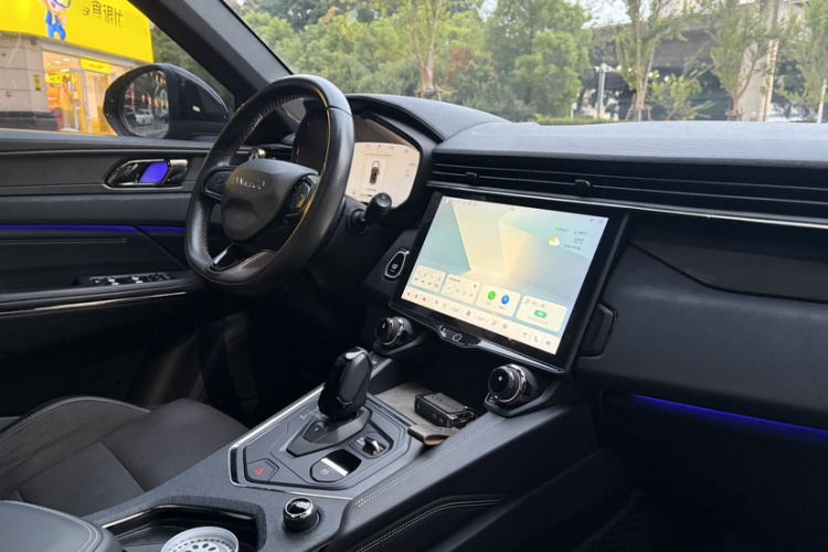 领克01 EM-P 2023款 1.5TD EM-P PM中控内饰7002