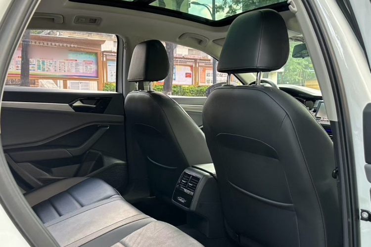 大众 速腾 2020款 280TSI DSG舒适型 国VI中控内饰7004