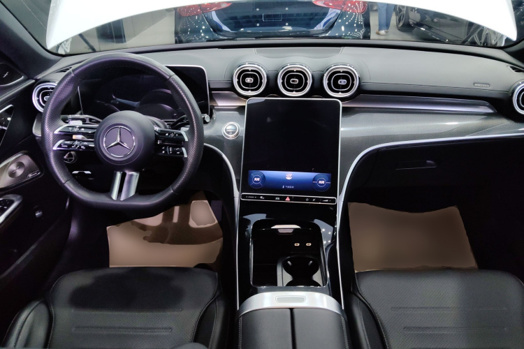 奔驰C级 2023款 改款 C 260 L 皓夜运动版中控内饰12