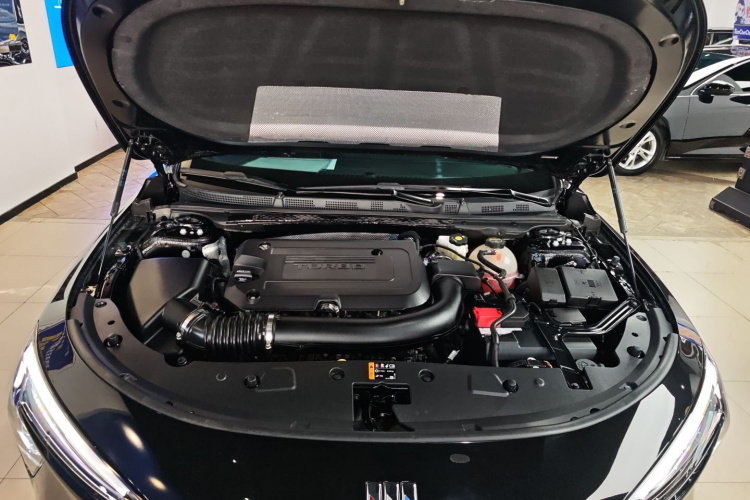 别克 君越 2025款 28T 白金版机舱底盘24