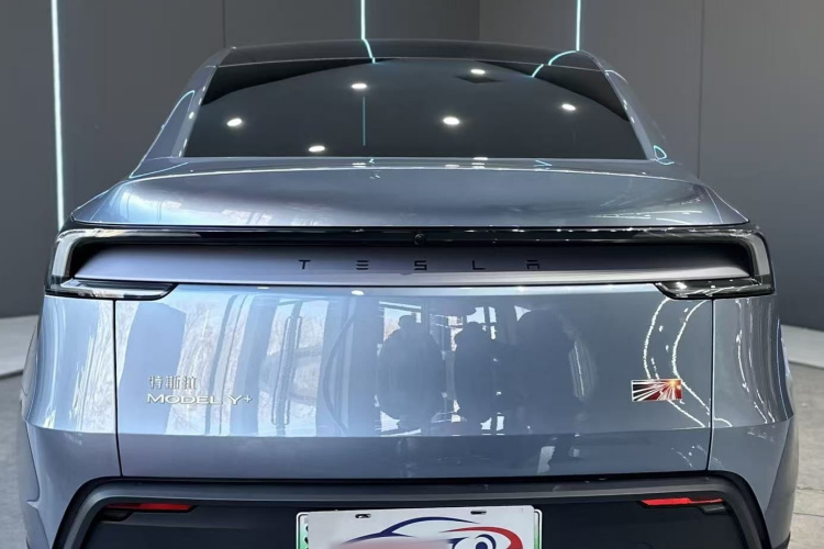 特斯拉 Model Y 2025款 长续航全轮驱动 首发版车身外观6007