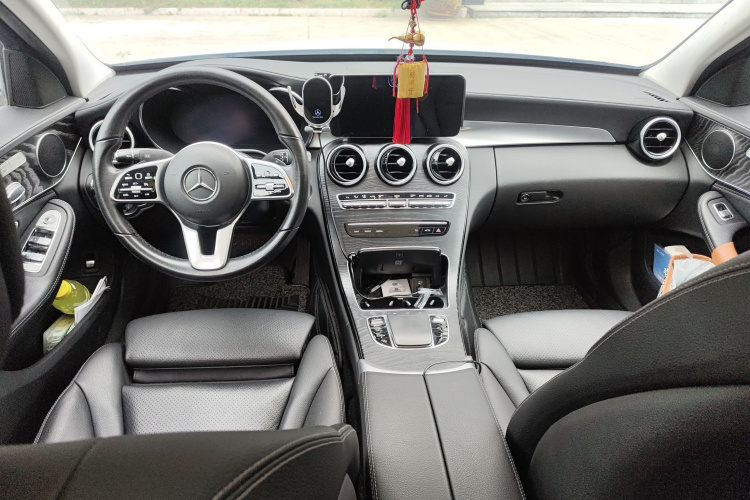奔驰C级 2019款 改款 C 260 L 运动版中控内饰12