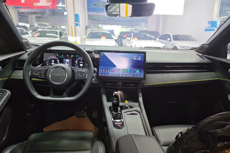 领克03 2023款 2.0TD DCT劲Halo中控内饰12