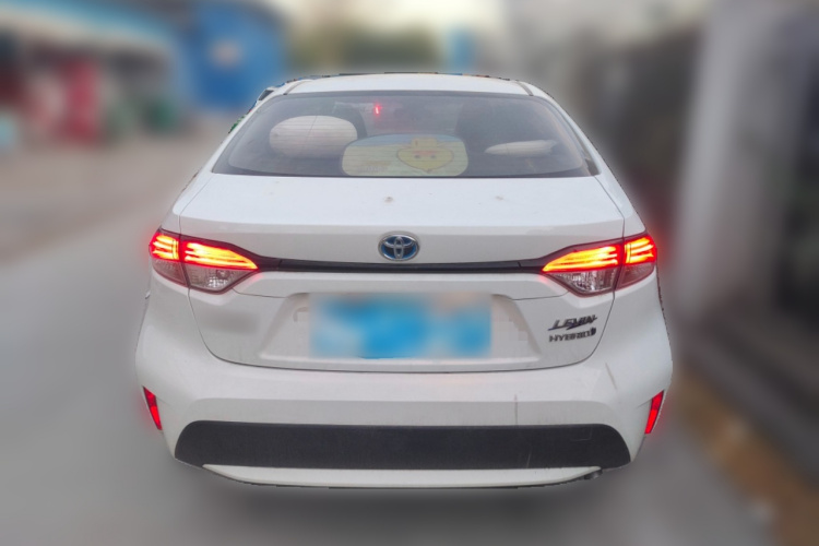 丰田 雷凌 2022款 双擎 1.8H E-CVT领先版车身外观6