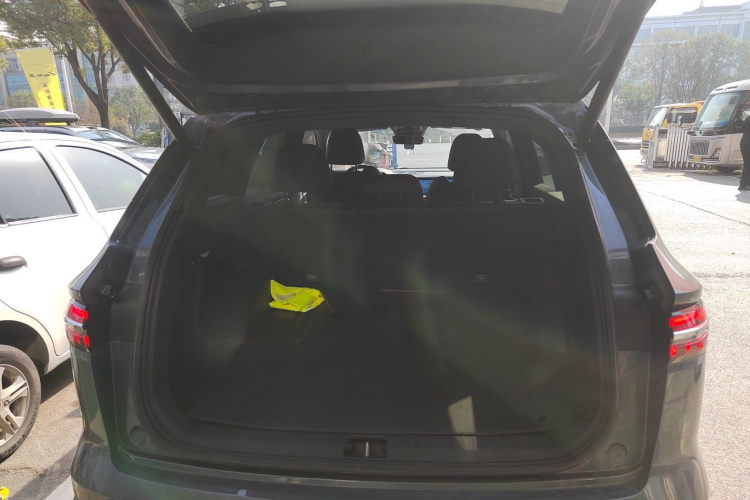 吉利汽车 星越L 2024款 2.0TD 高功自动两驱天际版机舱底盘23