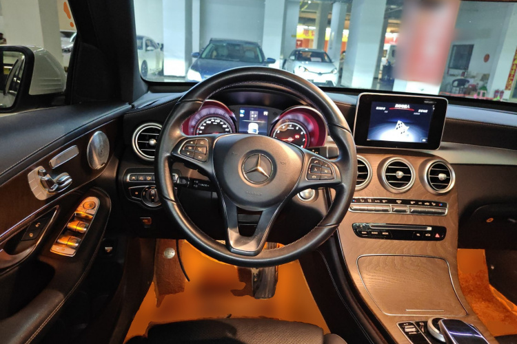 奔驰GLC 2019款 改款 GLC 300 L 4MATIC 动感型中控内饰13