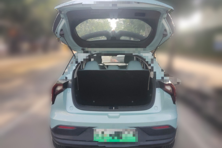 吉利几何E萤火虫 2024款 401km 萤光中控内饰23