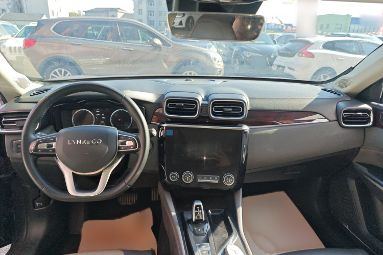 领克02 2019款 高能版 2.0T 自动两驱耀Pro版 国VI中控内饰7002