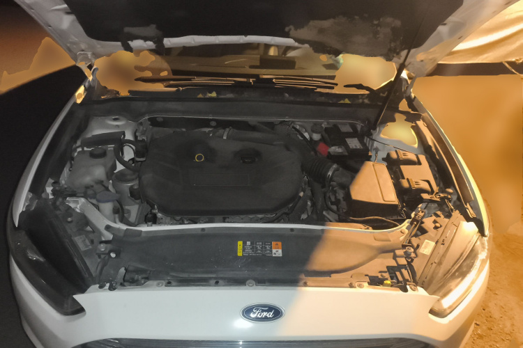 福特 蒙迪欧 2013款 2.0L GTDi200时尚型局部细节24