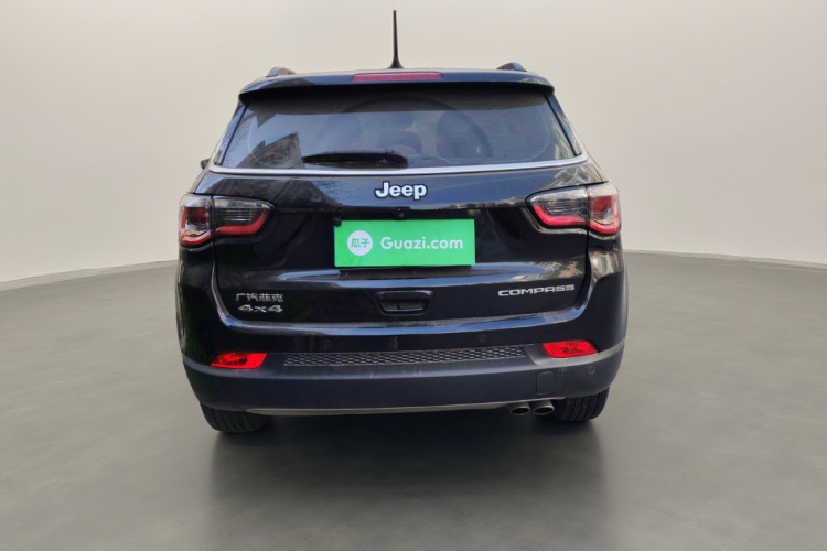 Jeep 指南者 2019款 220T 自动家享四驱版车身外观6