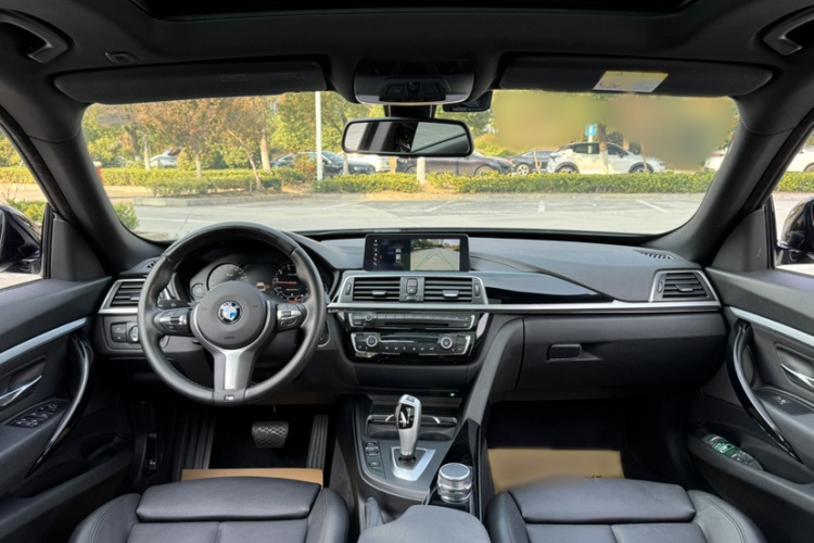 宝马3系GT 2020款 320i M运动套装中控内饰7008