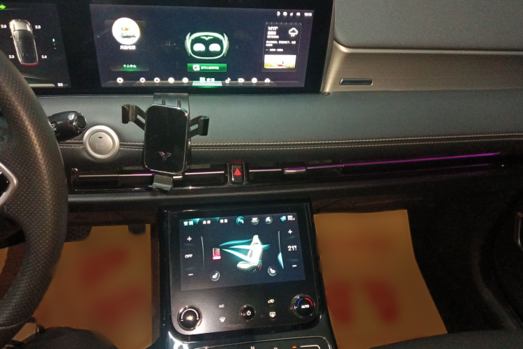 哪吒汽车 哪吒U 2021款 Pro 500 登月版局部细节16