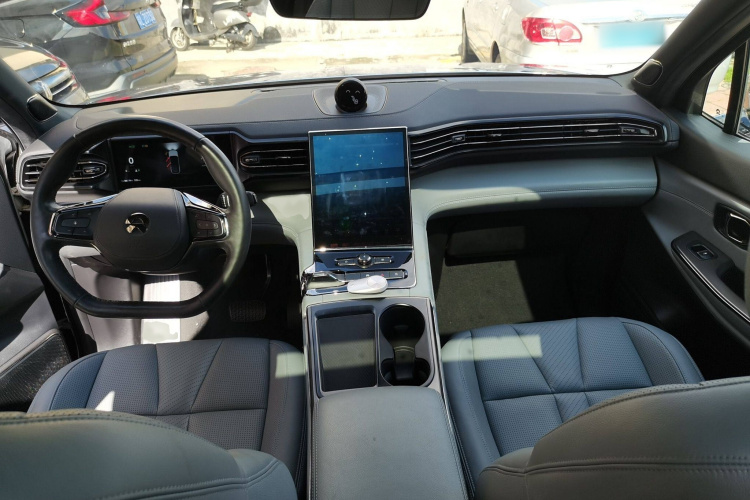 蔚来ES8 2022款 75kWh 六座版中控内饰7002