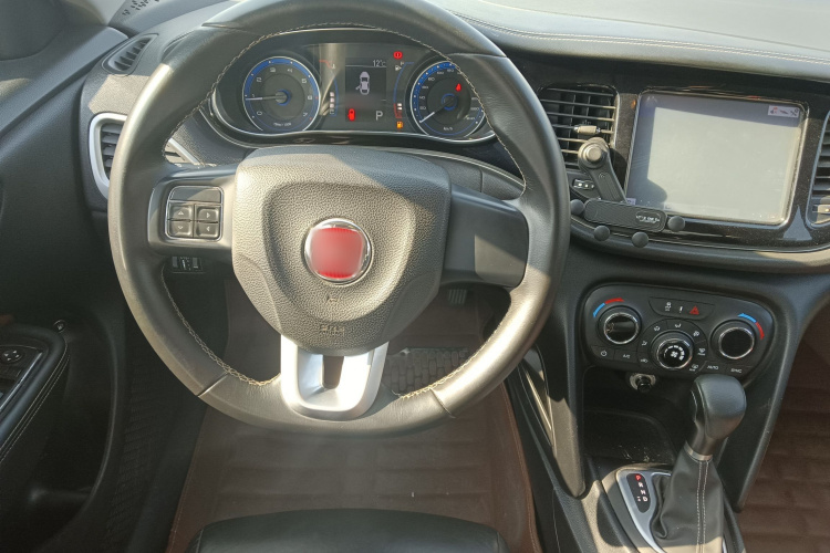 菲亚特 菲翔 2015款 1.4T 自动劲享版中控内饰13