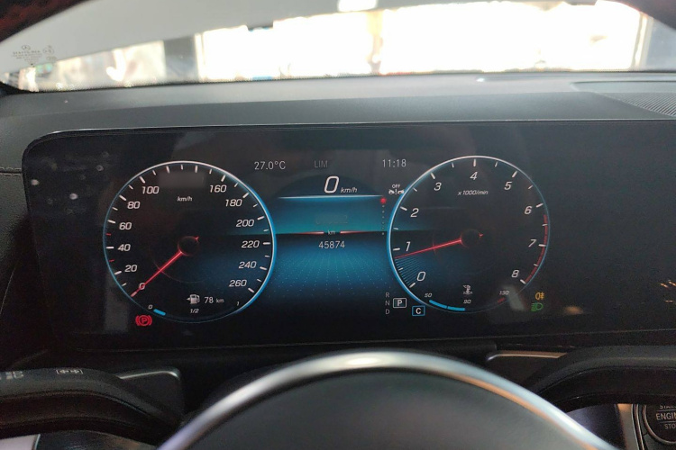 奔驰GLB 2023款 GLB 200 动感型局部细节14