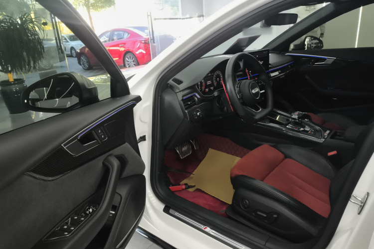 奥迪A4L 2022款 45 TFSI quattro 臻选动感型中控内饰20