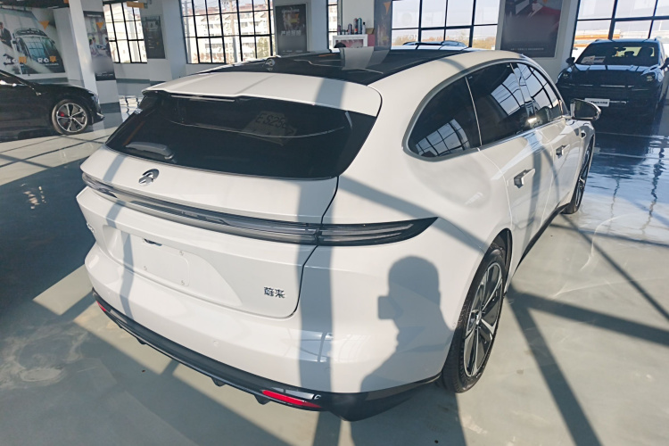 蔚来ET5T 2025款 75kWh Touring车身外观7