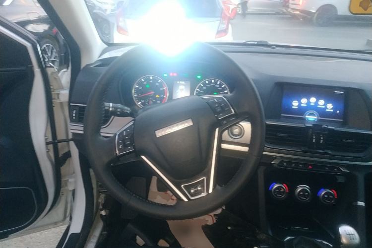 哈弗H6 2019款 运动版 1.5T 手动两驱精英型 国VI中控内饰13