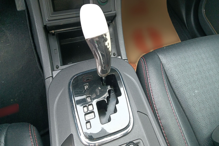 比亚迪S7 2015款 2.0T 自动尊贵型局部细节18