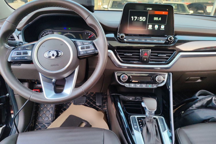 起亚 智跑 2018款 2.0L 自动智享豪华版 国V中控内饰12