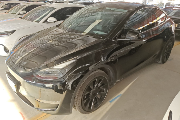 特斯拉 Model Y 2021款 标准续航后驱版车身外观4