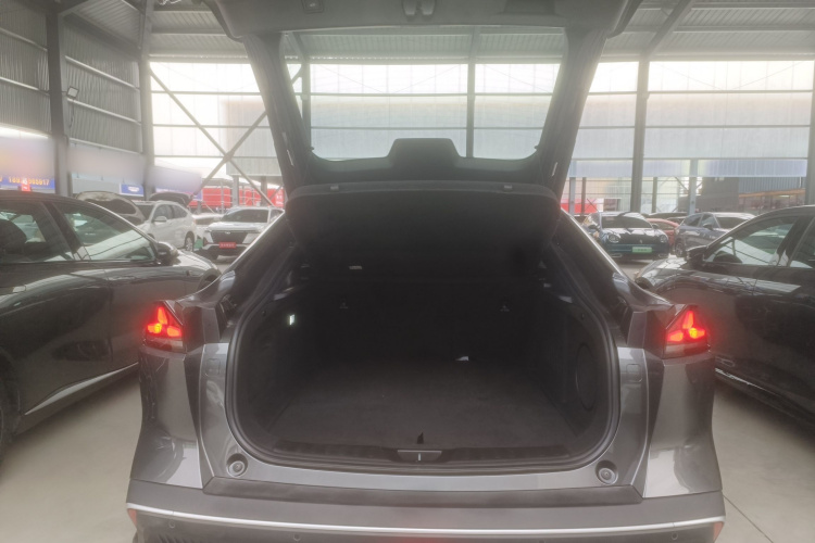 深蓝汽车 深蓝SL03 2023款 200Max增程版机舱底盘23