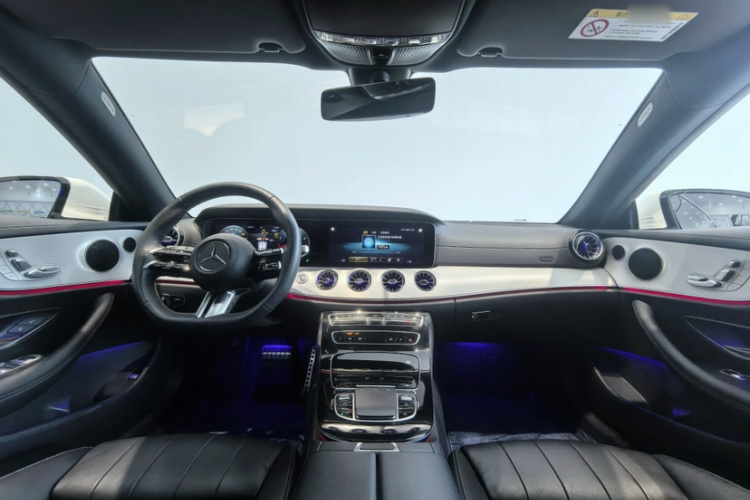 奔驰E级(进口) 2023款 E 260 轿跑车中控内饰7009