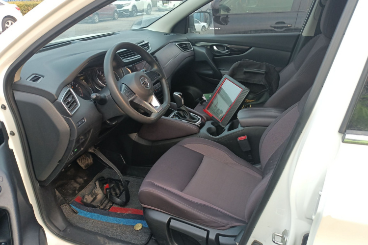 日产 逍客 2019款 2.0L CVT智享版中控内饰19