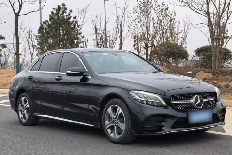 奔驰C级 2019款 C 260 L 运动版车身外观6006
