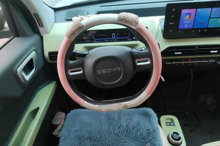 吉利银河 2024款 熊猫mini 200km 耐力熊中控内饰13