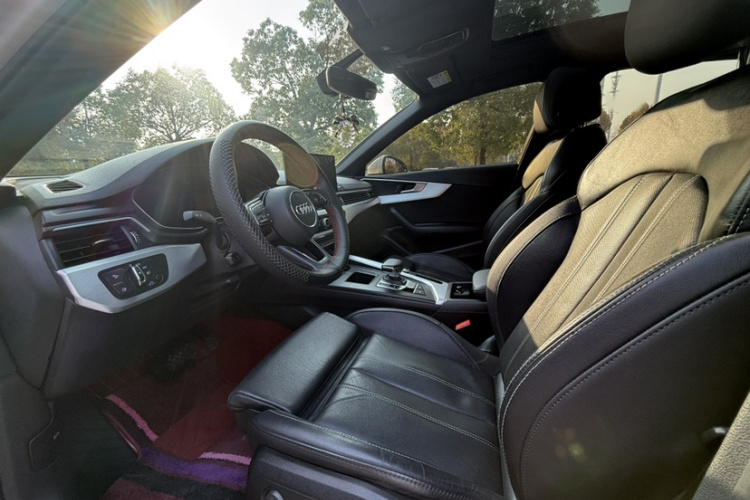 奥迪A4L 2022款 40 TFSI 时尚动感型中控内饰7006