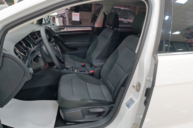大众 高尔夫 2018款 230TSI 自动舒适型中控内饰19