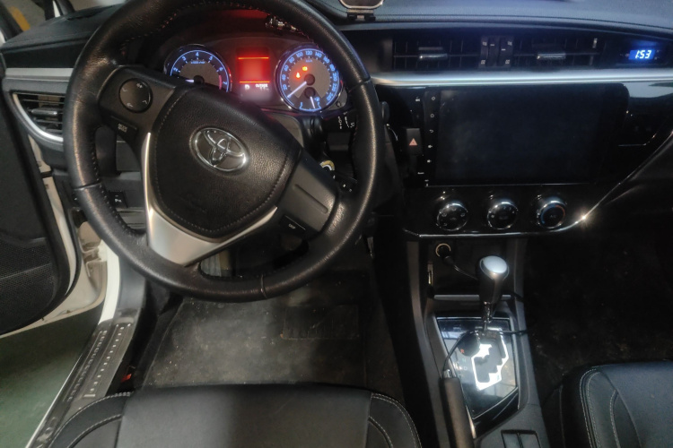 丰田 卡罗拉 2016款 1.6L CVT GL-i炫酷版中控内饰12