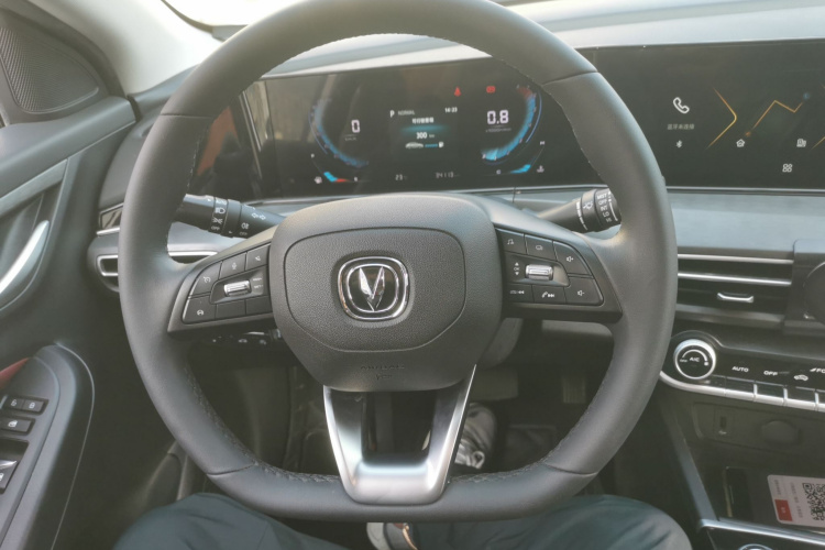 长安 逸动 2021款 PLUS 蓝鲸NE 1.4T GDI DCT尊贵型中控内饰13