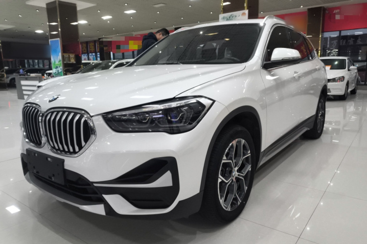 宝马X1 2020款 sDrive20Li 尊享型车身外观1