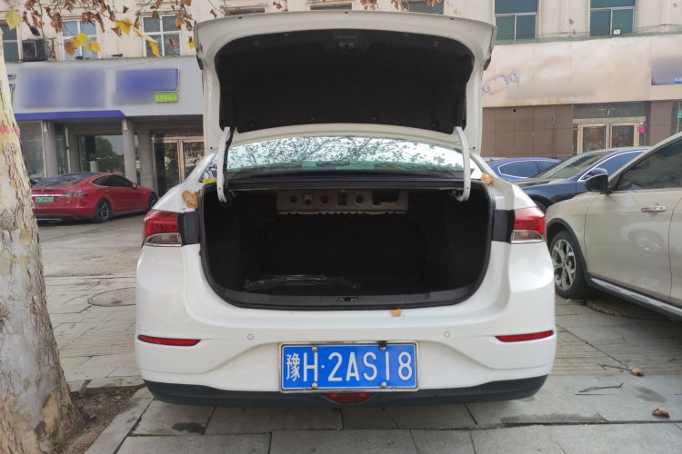 别克 英朗 2018款 15T 手动进取型 国V机舱底盘23