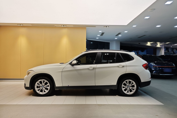 宝马X1 2013款 sDrive18i 时尚型车身外观6011