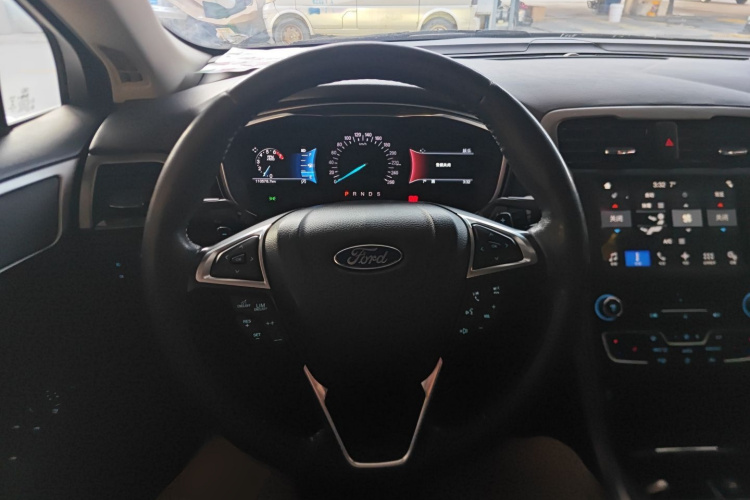 福特 蒙迪欧 2017款 EcoBoost 180 豪华型局部细节13