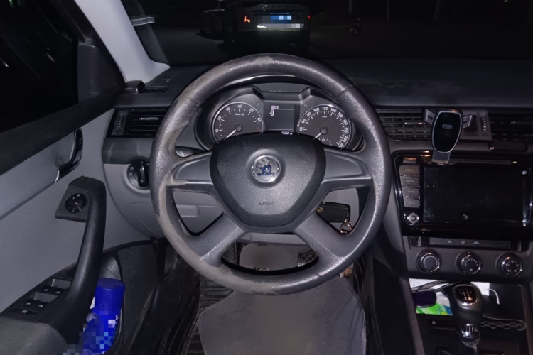 斯柯达 明锐 2015款 1.6L 手动逸致版局部细节13