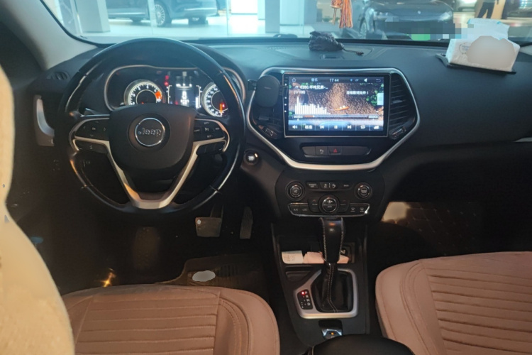 Jeep 自由光 2016款 2.4L 领先版中控内饰7002